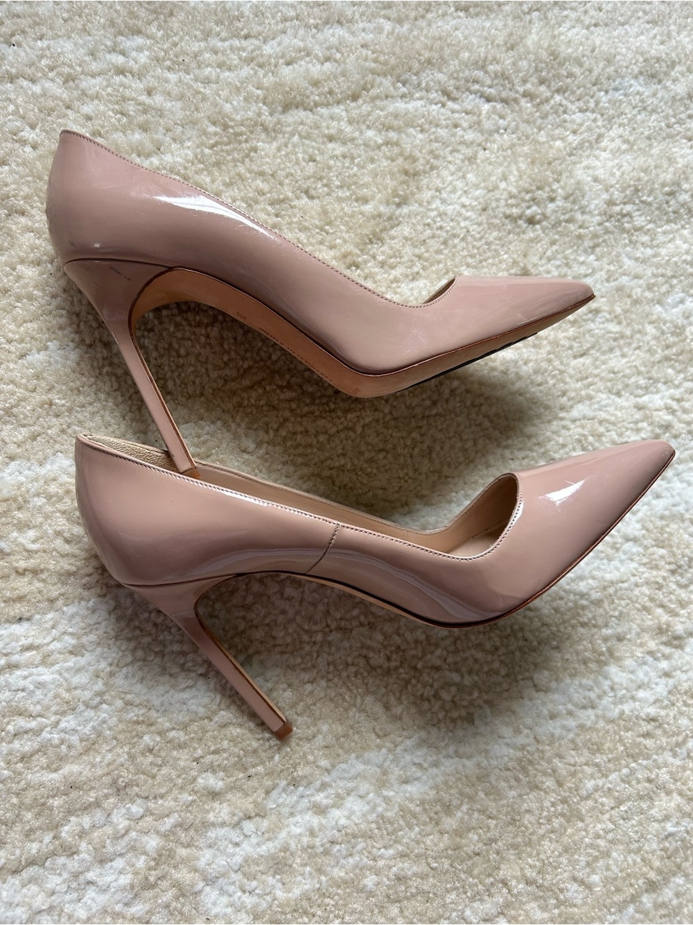 Manolo Blahnik BB Nude Patent Leather Pumps EU 38